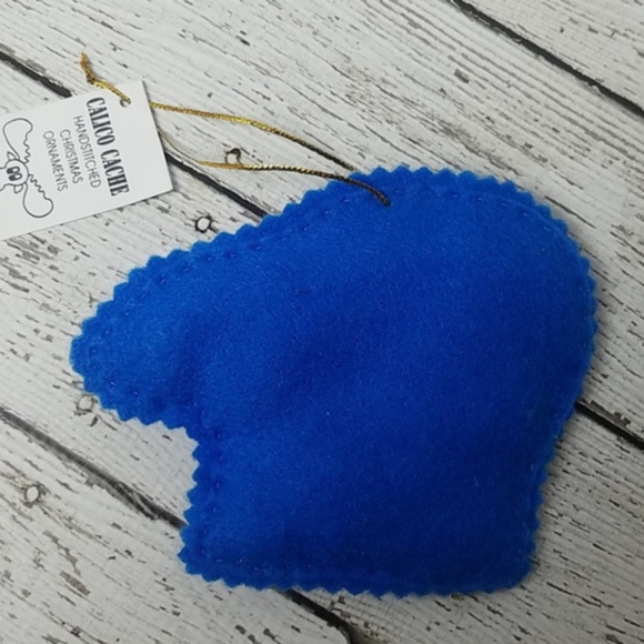 Alaskan Sparkly silhouette Bear ornament - Picture 2 of 3